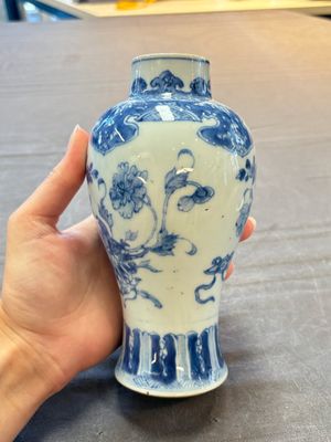 Five Chinese blue and white vases, Kangxi/Qianlong — 照片 26