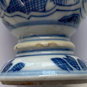 Five Chinese blue and white vases, one clobbered, Kangxi — 照片 14