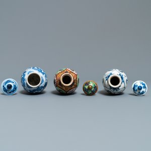 Five Chinese blue and white vases, one clobbered, Kangxi — 照片 6