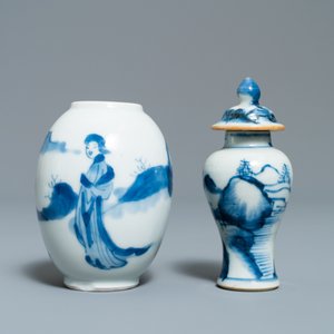 Five Chinese blue and white vases, one clobbered, Kangxi — 照片 8