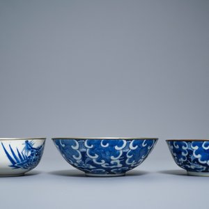 Five Chinese blue and white Vietnamese market 'Bleu de Hue' bowls, 19th C. — photo 6
