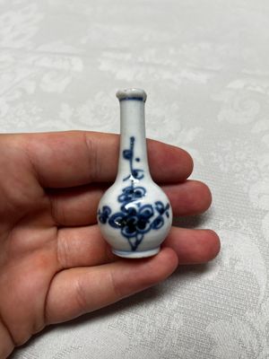 Five Chinese blue and white wares, three silver-mounted, Kangxi — photo 11