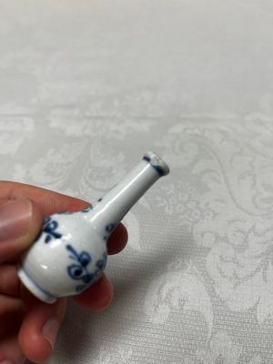 Five Chinese blue and white wares, three silver-mounted, Kangxi — photo 16