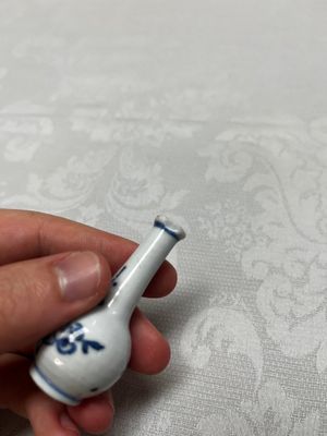 Five Chinese blue and white wares, three silver-mounted, Kangxi — photo 17