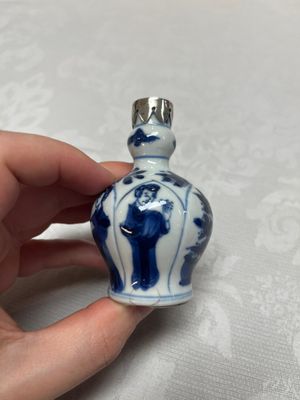 Five Chinese blue and white wares, three silver-mounted, Kangxi — photo 19