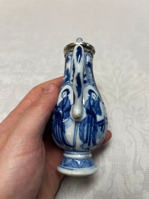 Five Chinese blue and white wares, three silver-mounted, Kangxi — photo 2
