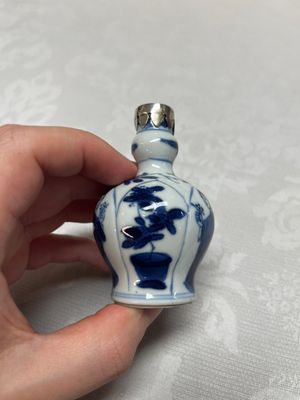 Five Chinese blue and white wares, three silver-mounted, Kangxi — photo 23