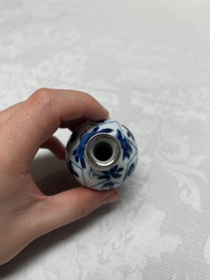 Five Chinese blue and white wares, three silver-mounted, Kangxi — photo 24