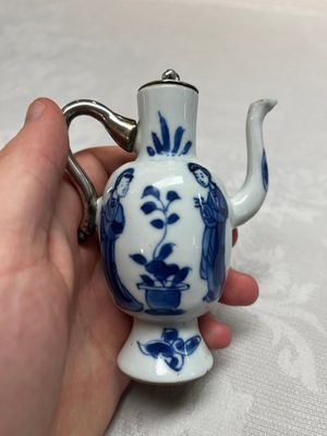 Five Chinese blue and white wares, three silver-mounted, Kangxi — photo 31
