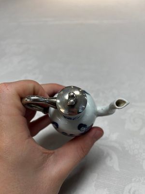 Five Chinese blue and white wares, three silver-mounted, Kangxi — photo 33