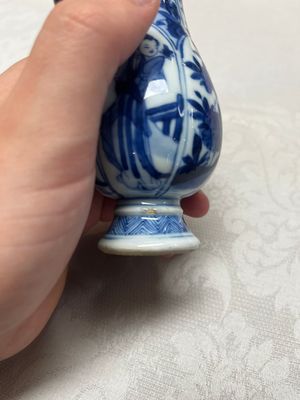Five Chinese blue and white wares, three silver-mounted, Kangxi — photo 9
