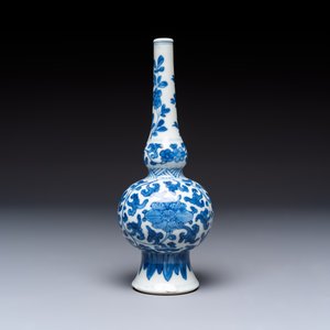 Five Chinese blue and white wares, three silver-mounted, Kangxi — photo 14