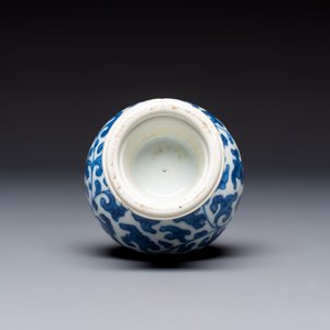 Five Chinese blue and white wares, three silver-mounted, Kangxi — photo 18