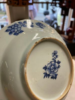 Five Chinese blue and white 'Xi Xiang Ji' plates, Qianlong — foto 19