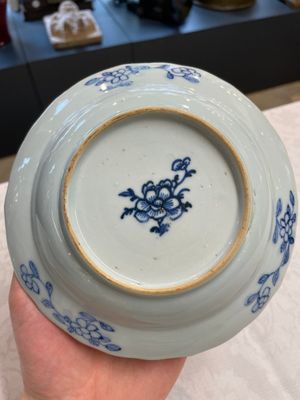 Five Chinese blue and white 'Xi Xiang Ji' plates, Qianlong — foto 4