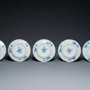 Five Chinese blue and white 'Xi Xiang Ji' plates, Qianlong — photo 3