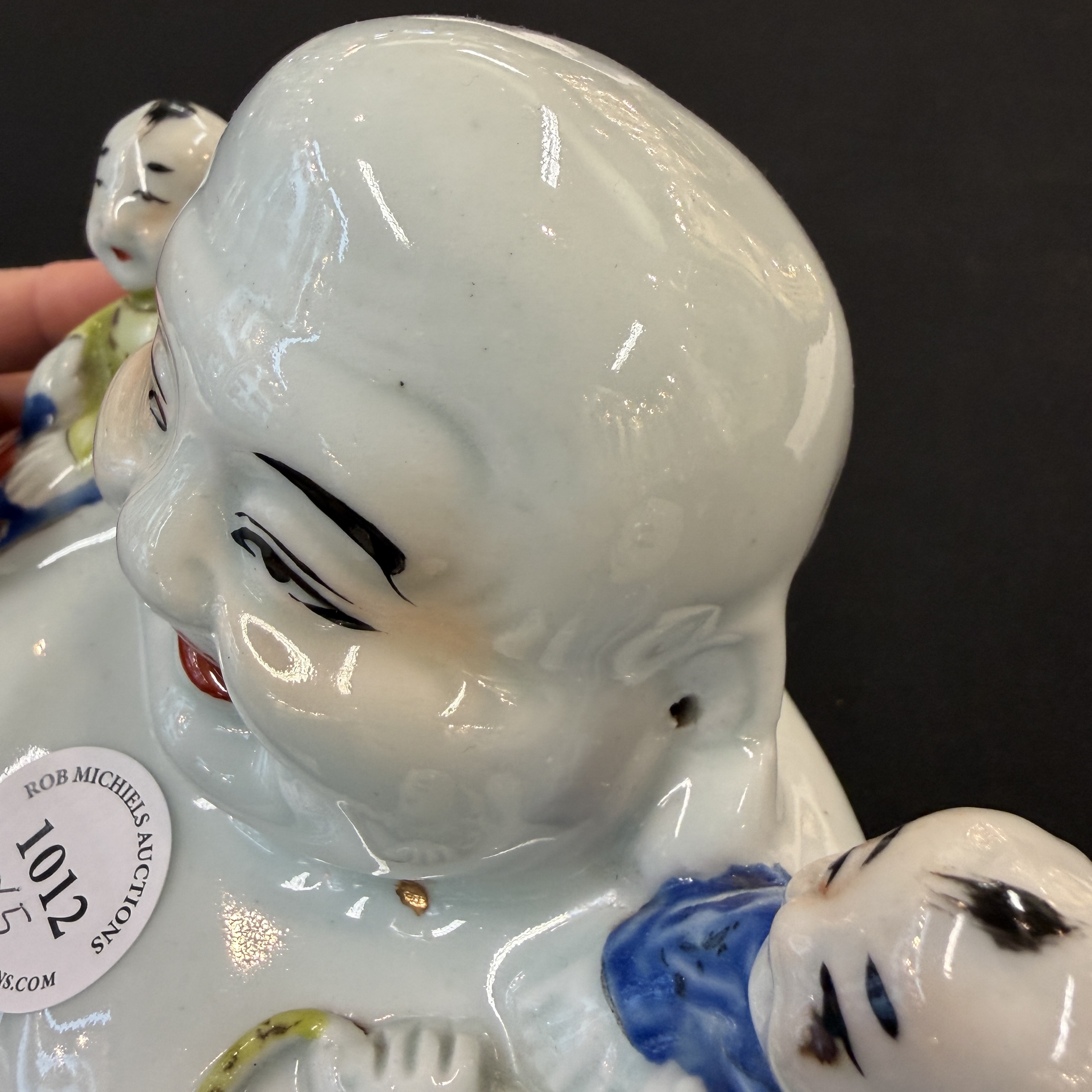 Five Chinese blue, white and famille rose wares — photo 7