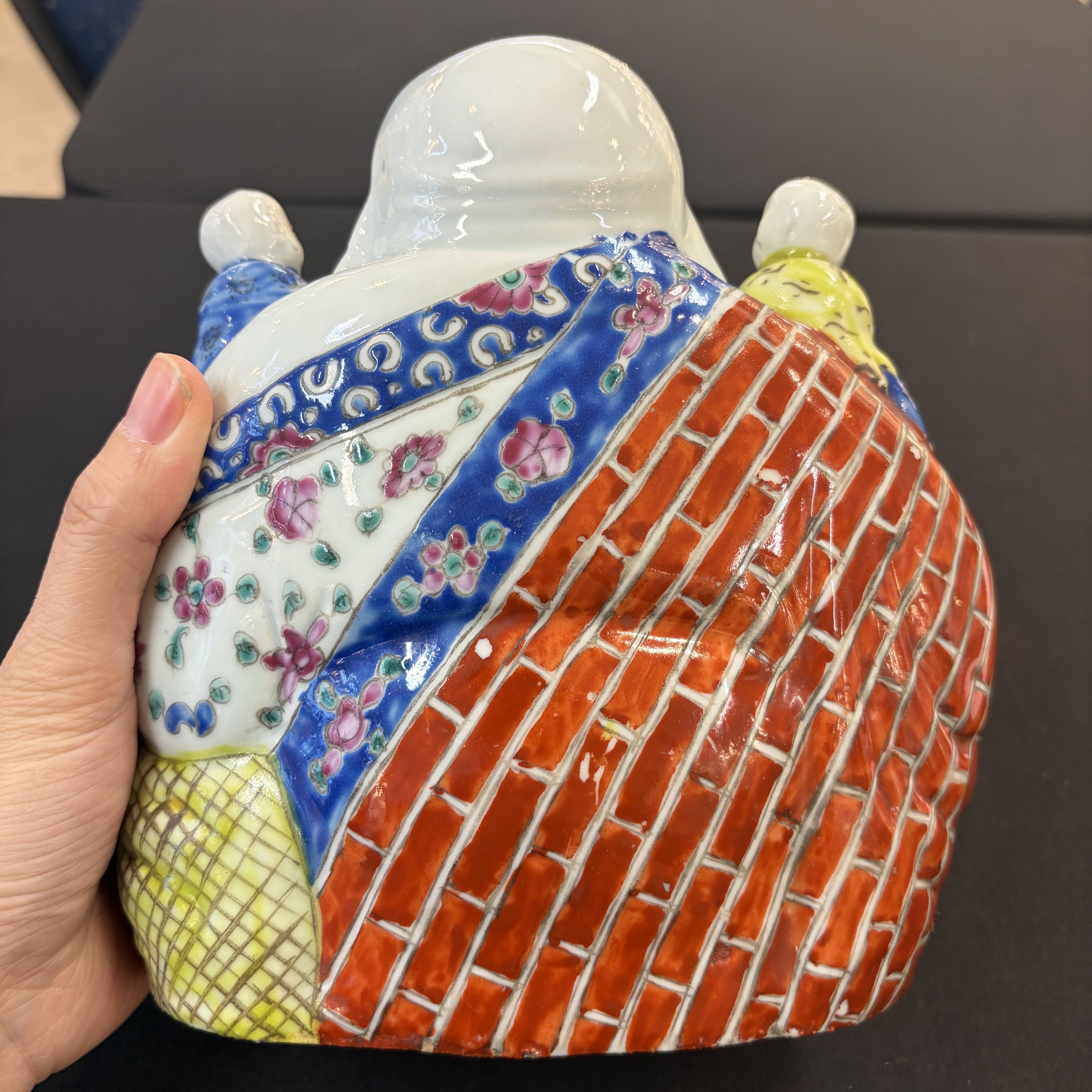 Five Chinese blue, white and famille rose wares — photo 8