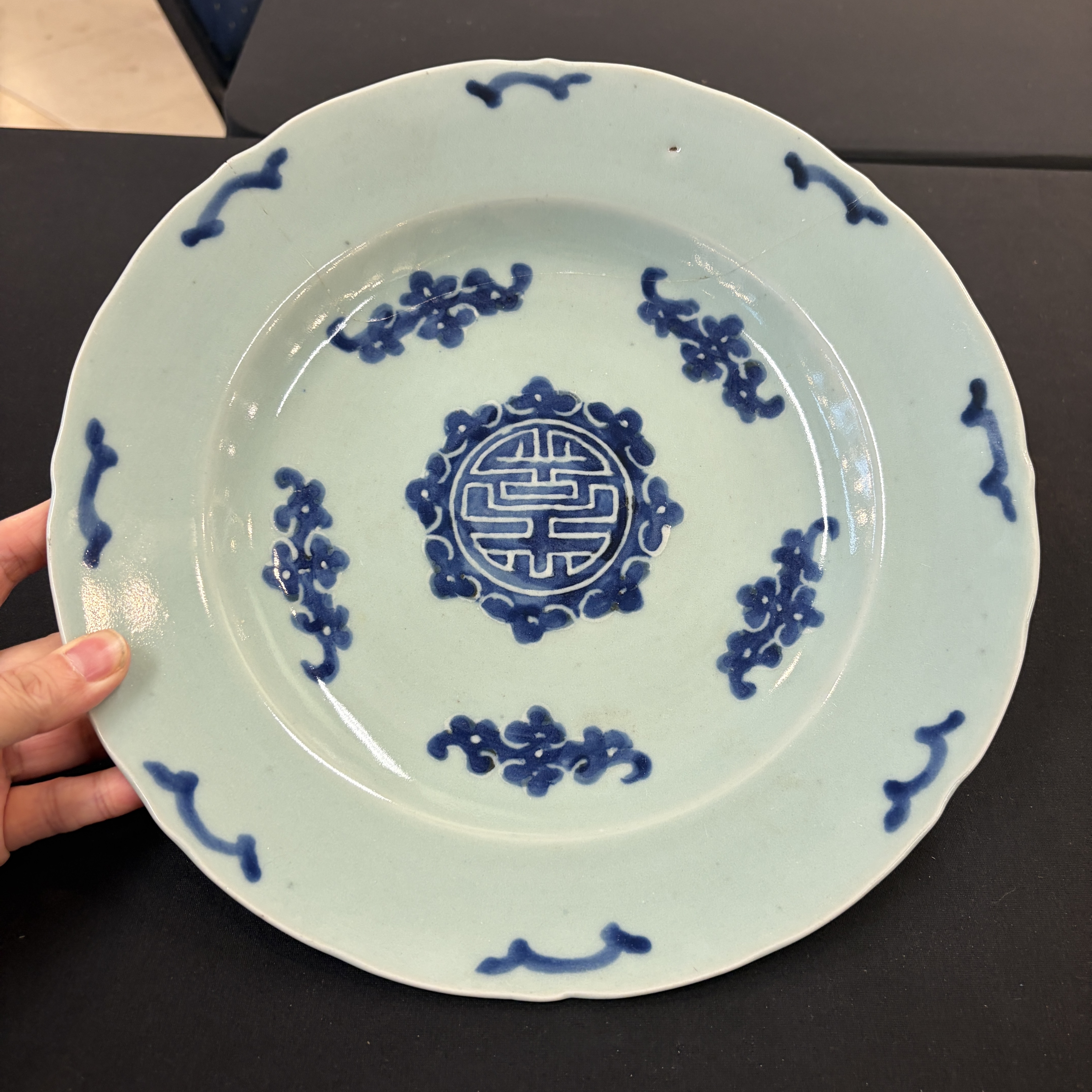 Five Chinese blue, white and famille rose wares — photo 12