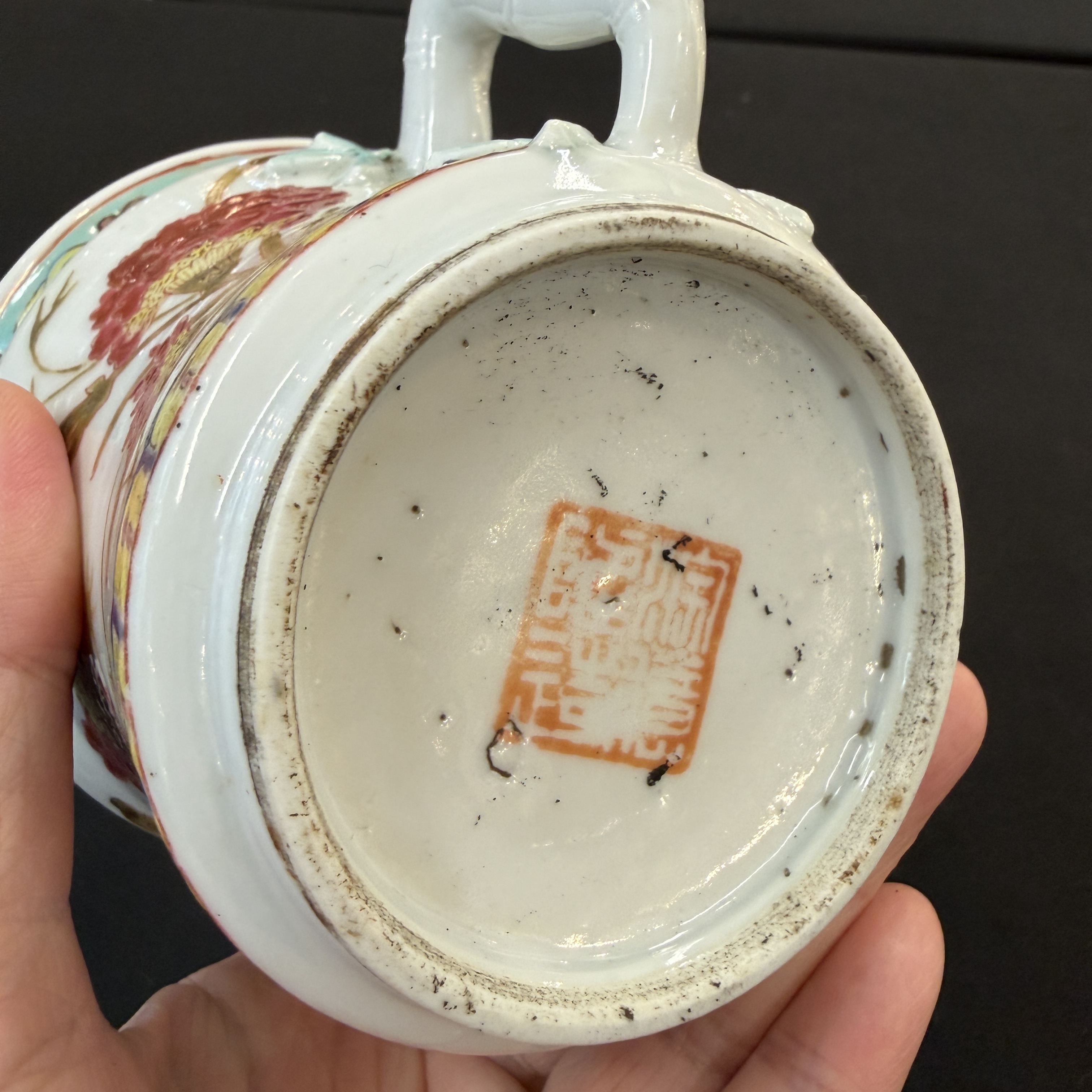 Five Chinese blue, white and famille rose wares — photo 30