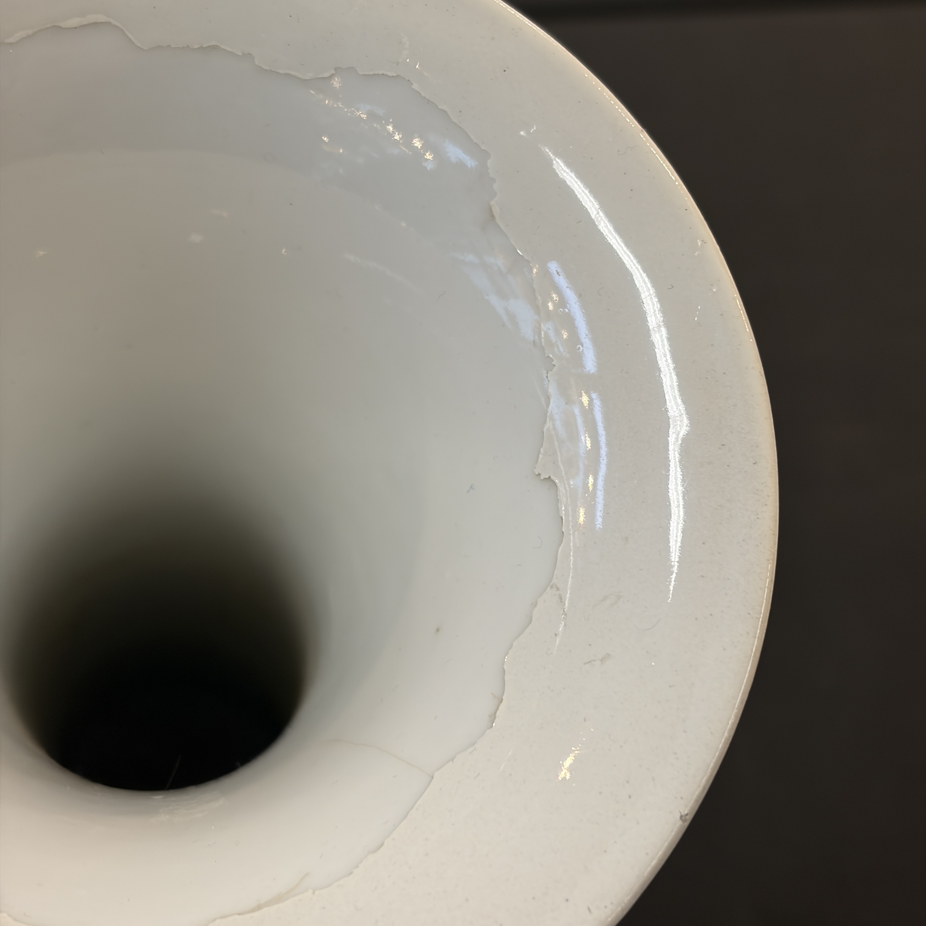 Five Chinese blue, white and famille rose wares — photo 36