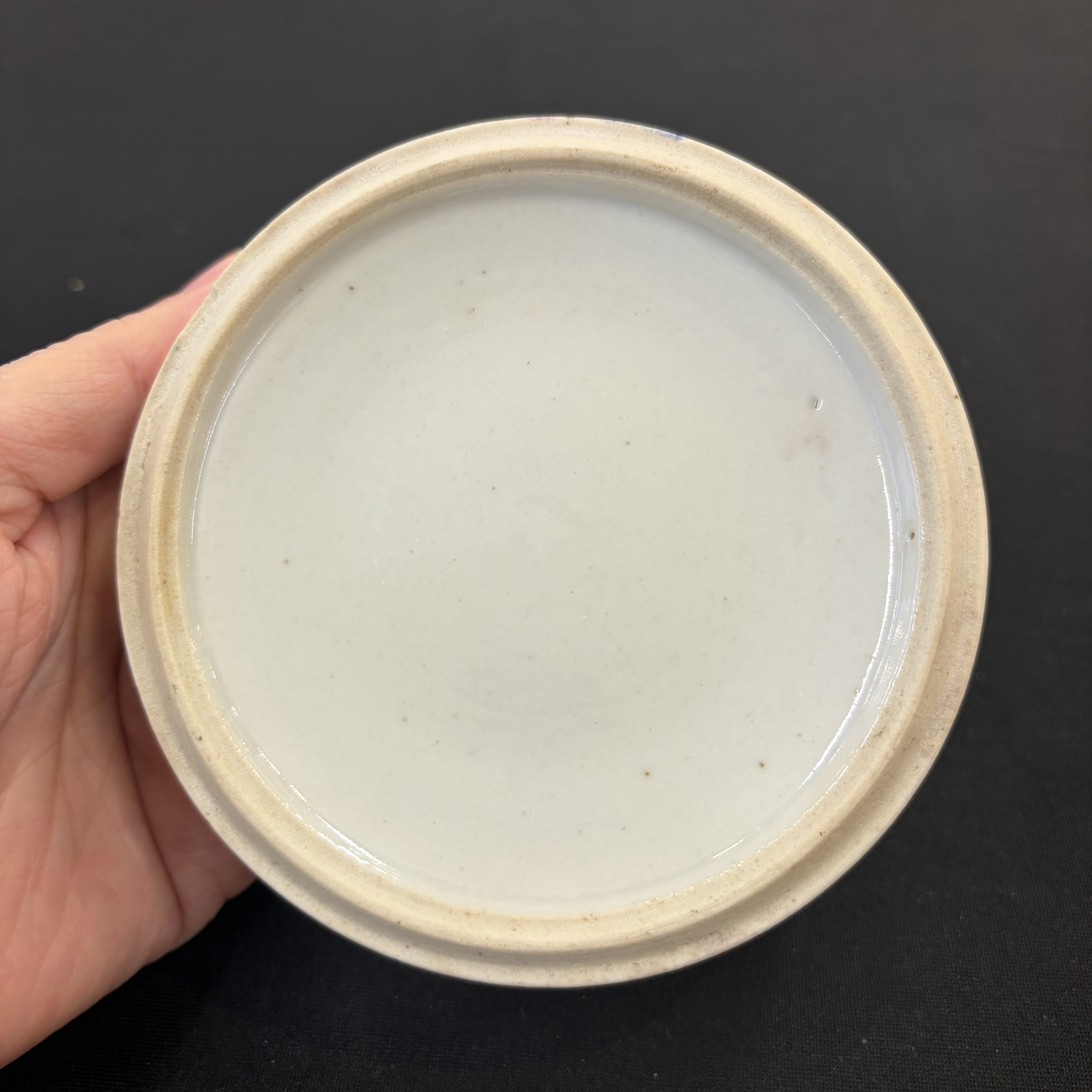 Five Chinese blue, white and famille rose wares — photo 49