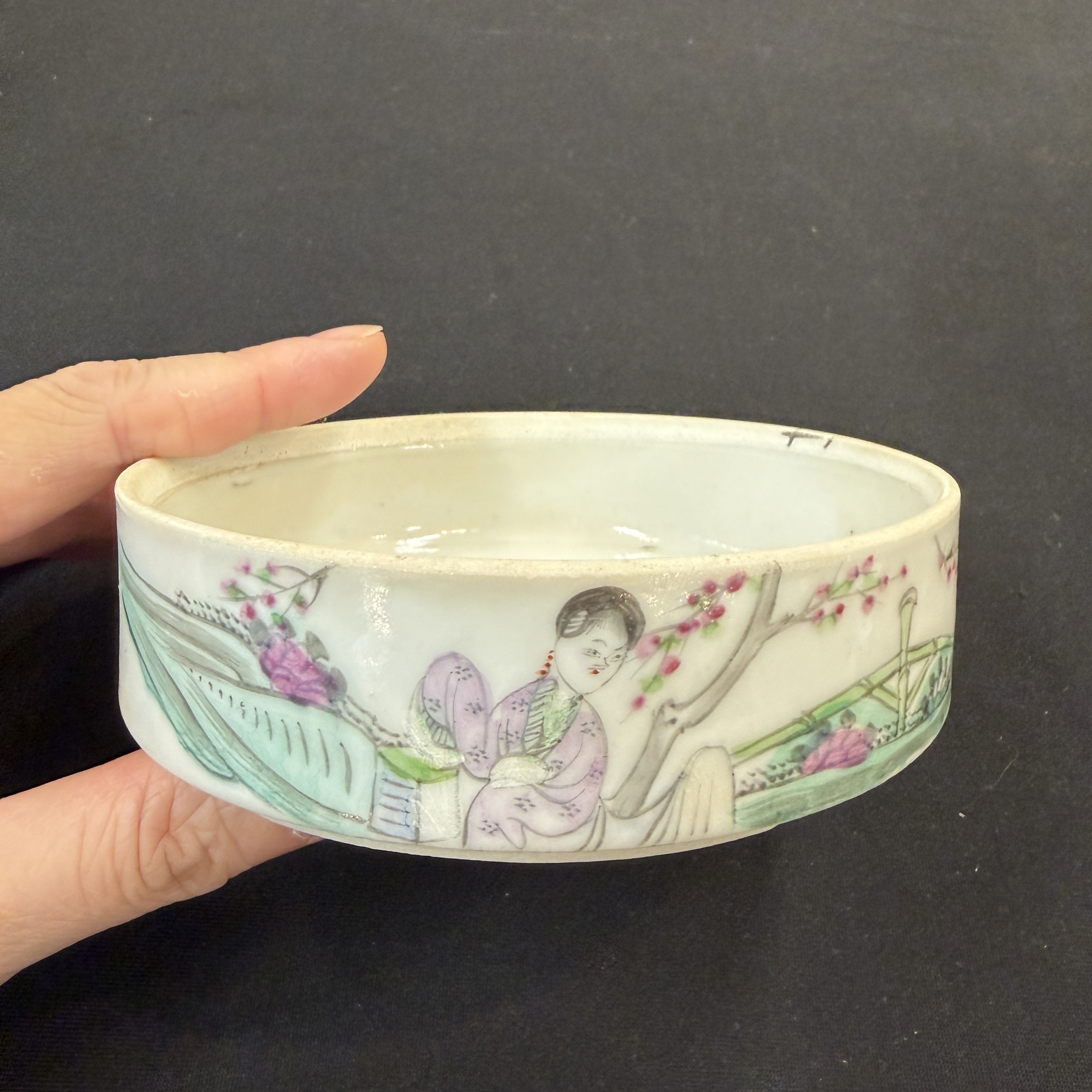 Five Chinese blue, white and famille rose wares — photo 52