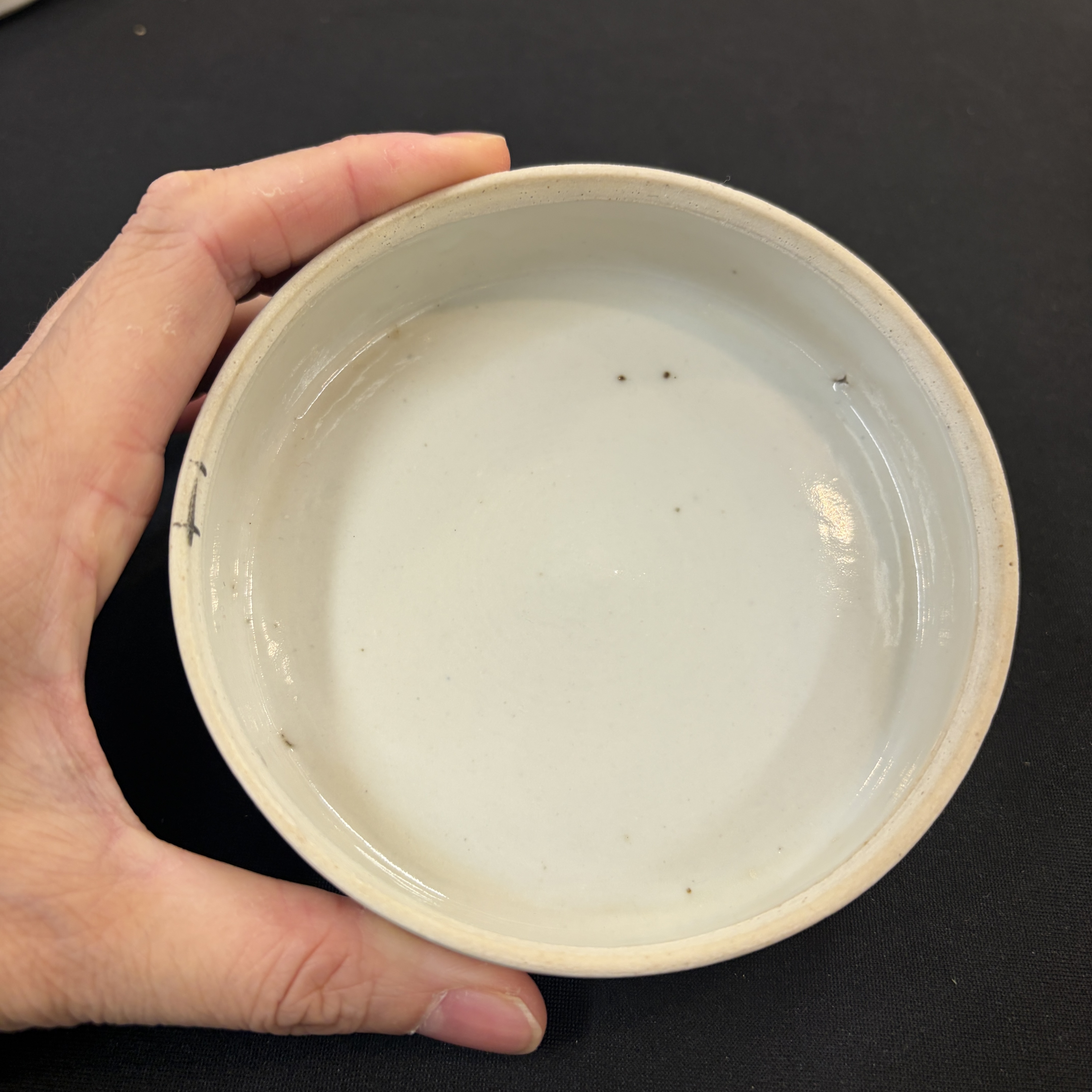 Five Chinese blue, white and famille rose wares — photo 54