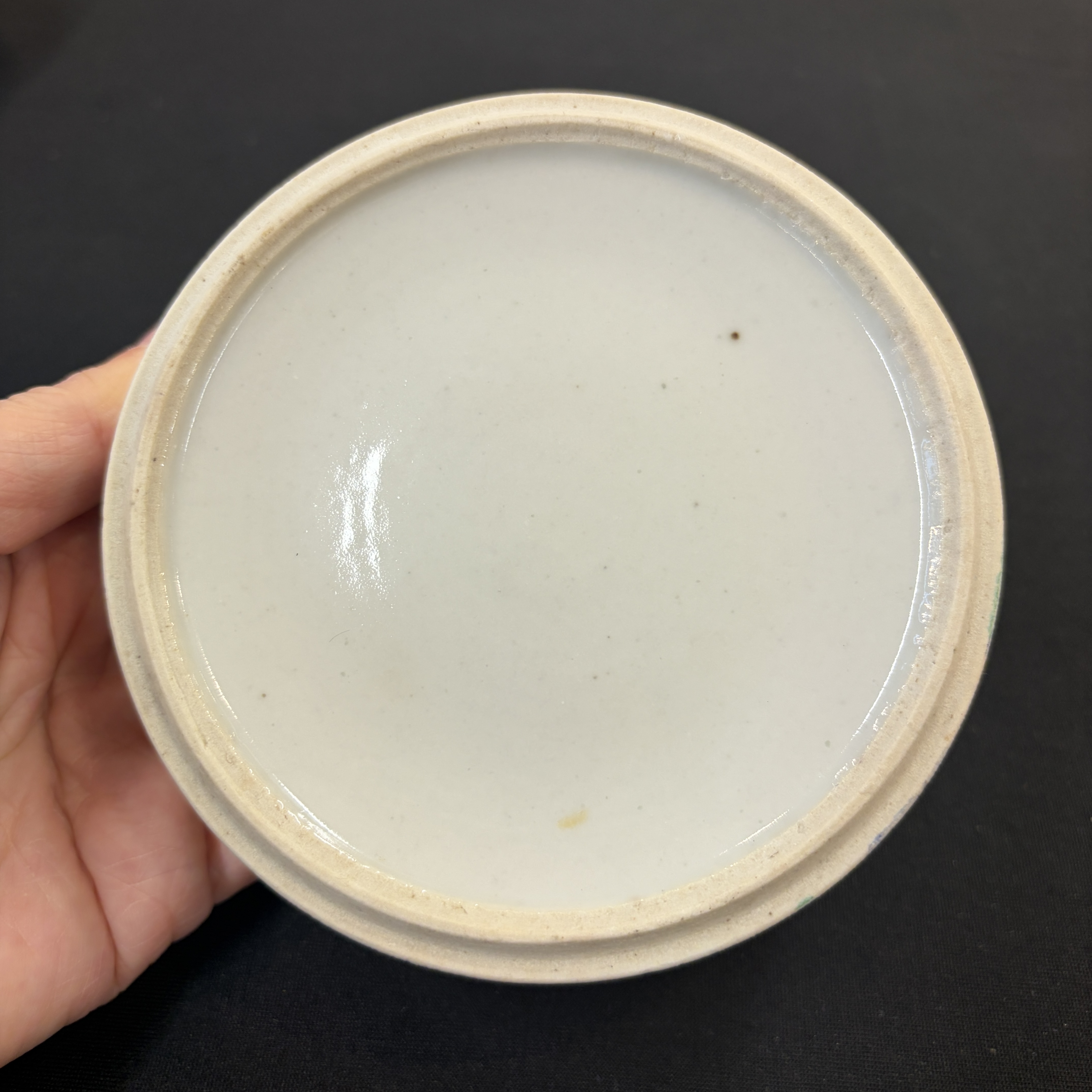 Five Chinese blue, white and famille rose wares — photo 59
