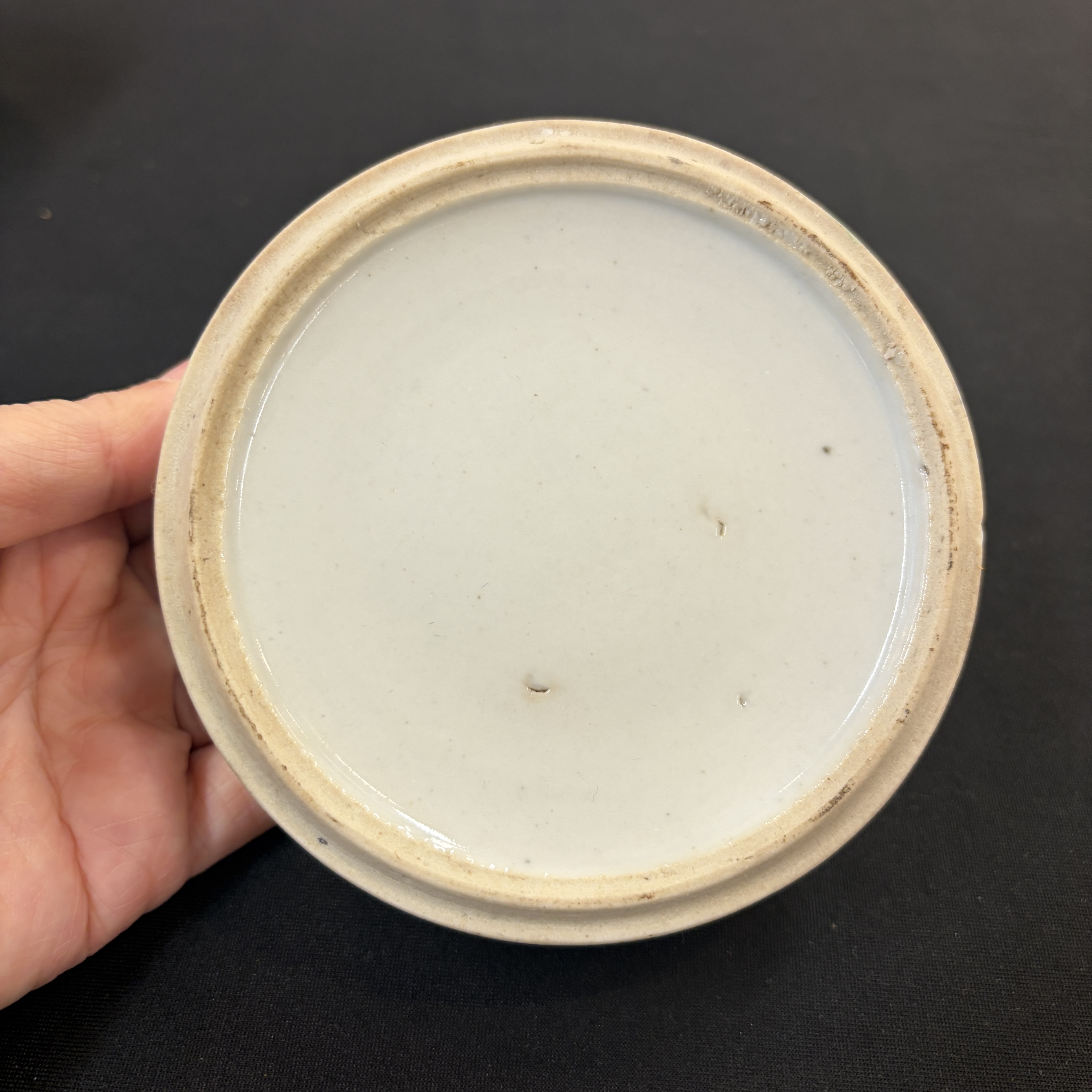 Five Chinese blue, white and famille rose wares — photo 63