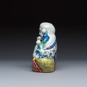 Five Chinese blue, white and famille rose wares — photo 5
