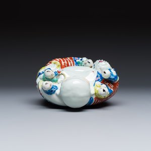 Five Chinese blue, white and famille rose wares — photo 8