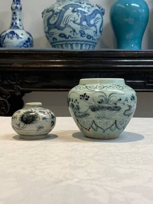 Five Chinese blue, white and monochrome jarlets and seven covered boxes, Yuan/Ming — 照片 2