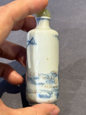 Five Chinese blue, white, copper-red and ge-type snuff bottles, Xuande, Yongzheng and Wan Yu 玩玉 mark, 18/19th C. — foto 14