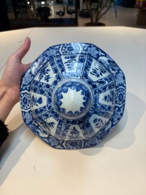 Five Chinese blue, white, famille rose and wucai covers, Kangxi and later — 照片 5
