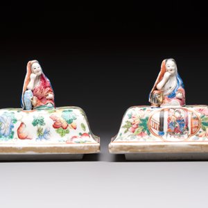 Five Chinese blue, white, famille rose and wucai covers, Kangxi and later — 照片 2