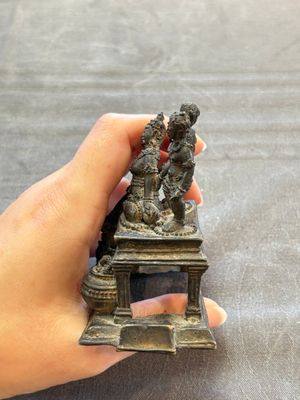 Five Chinese bronze seals and an Indonesian bronze figure group, 18/19th C. — foto 14