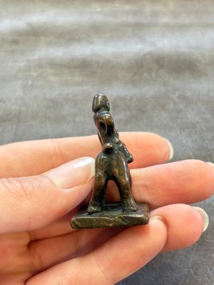 Five Chinese bronze seals and an Indonesian bronze figure group, 18/19th C. — foto 22