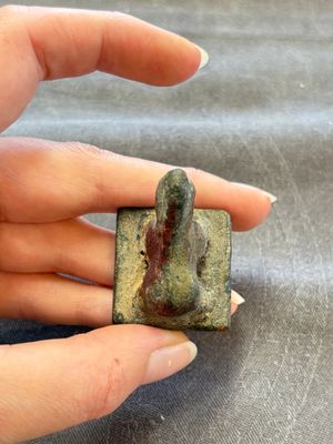 Five Chinese bronze seals and an Indonesian bronze figure group, 18/19th C. — foto 35
