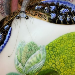 Five Chinese Canton famille rose 'butterfly' cups and saucers, 19th C. — photo 13