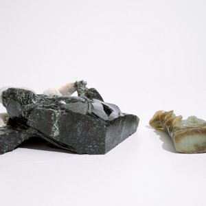 Five Chinese carved jadeite groups, 20th C. — 照片 6