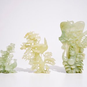 Five Chinese carved jadeite groups, 20th C. — 照片 8