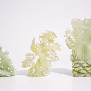 Five Chinese carved jadeite groups, 20th C. — 照片 10