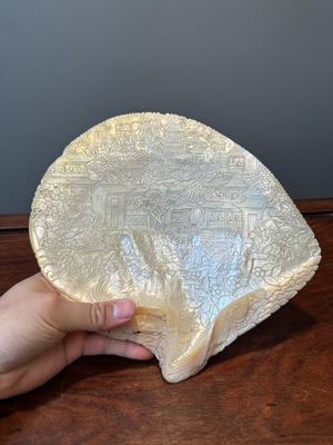 Five Chinese carved mother-of-pearl shells on wooden stands, Canton, 19th C. — 照片 1