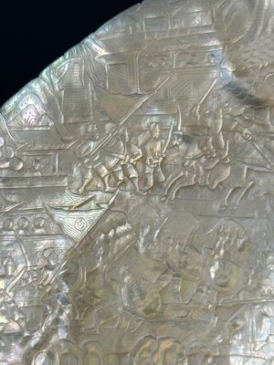 Five Chinese carved mother-of-pearl shells on wooden stands, Canton, 19th C. — 照片 20