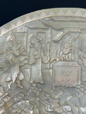 Five Chinese carved mother-of-pearl shells on wooden stands, Canton, 19th C. — 照片 31