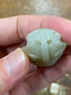 Five Chinese celadon and russet jade carvings, 19th C. — photo 25