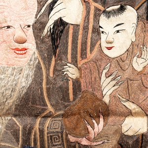Five Chinese embroidered silk cloths with phoenixes, Buddhist lions and Sanxing, 19/20th C. — photo 11