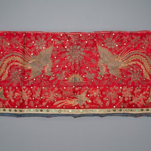 Five Chinese embroidered silk cloths with phoenixes, Buddhist lions and Sanxing, 19/20th C. — photo 6