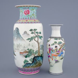 Five Chinese famille rose and blue and white vases, a teapot and a Canton rose brushpot, 19/20th — photo 5